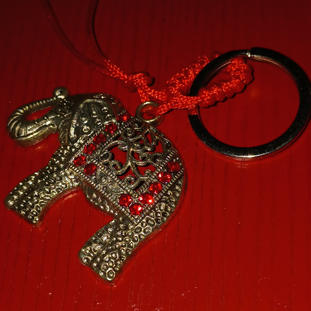 Elephant Keychain - Picture 4 of 5